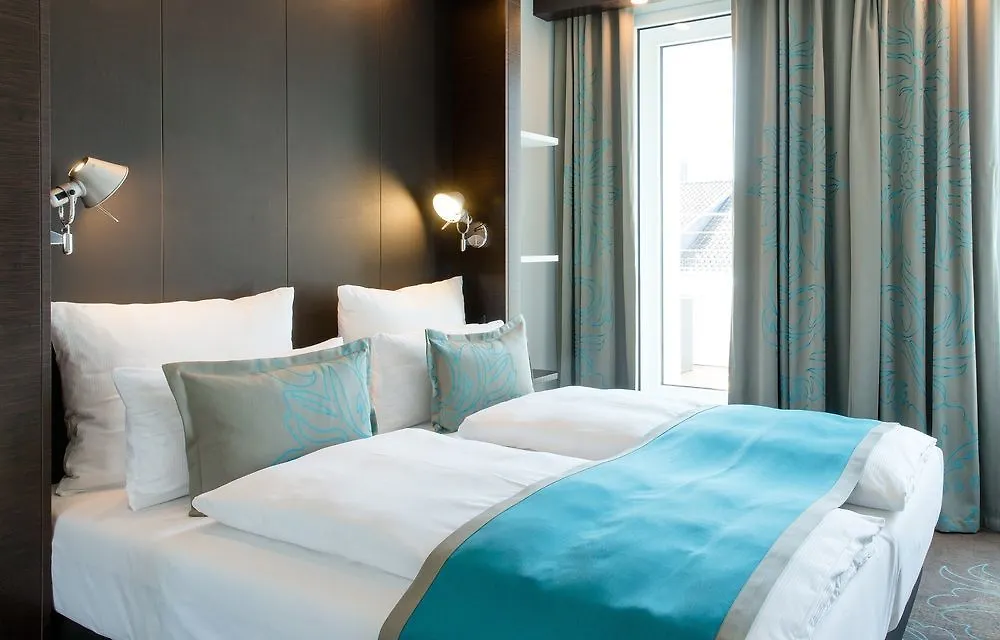 Motel One Muenchen - Deutsches Museum 3*, München